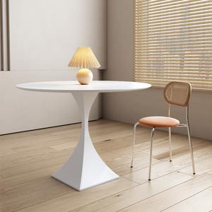 Mesa de Comedor Redonda con Base de Metal Negro, Diseño Minimalista, Estructura Estable, Estilo Artístico para Hogares Pequeños - Product Image 2