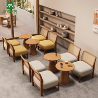 Mobilier de restaurant commercial en bois massif, ensemble table et chaises en rotin moderne et écologique, canapé pour café, salon de thé, ou stand.