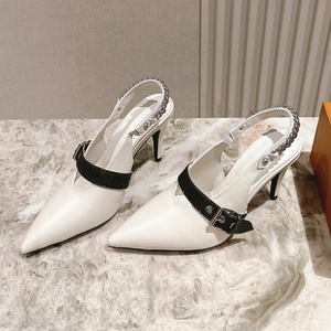 Sandales d'été modernes en cuir véritable respirantes et antidérapantes à talons hauts avec chaîne décorative, simples et confortables - Product Image 1