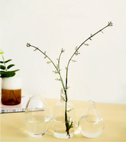 Vase en verre soufflé à la main Art déco créatif en gros Vase de table hydroponique triple connecté pour la décoration de la maison