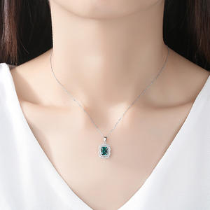 Collar de plata de ley S925 con esmeralda para mujer, personalizable en latón, ideal para fiestas nocturnas, cumpleaños y más. - Product Image 2