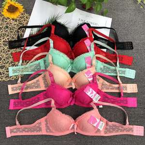 Conjunto de Lencería de Encaje para Damas de Honor, Nuevo Modelo 2022, Precio Bajo, OEM, Conjunto de <span class=keywords><strong>Sujetador</strong></span> y Bragas Florales para <span class=keywords><strong>Novia</strong></span> y Damas de Honor - Product Image 1