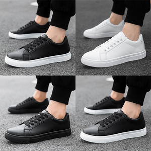 Chaussures de sport en cuir décontractées et simples pour hommes, blanches et noires, style running, skateboarding et marche. - Product Image 5