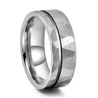 Bague en carbure de tungstène tendance pour homme, plaquée or 8 mm, martelée, facettée, brossée, personnalisable, alliance de mariage pour couple