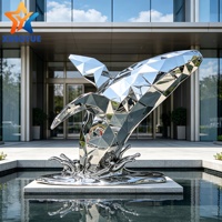 Statue de baleine sauteuse géante personnalisée en acier inoxydable, sculpture métallique polygonale pour la décoration de villas, jardins, centres commerciaux et places côtières