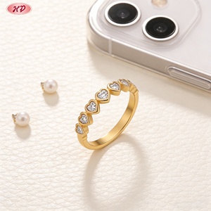 Anillo Apilable de Latón Chapado en Oro de 18K con Gema de Corazón y Circonita Creada en Laboratorio para Mujer, Ideal para Uso Diario - Product Image 4