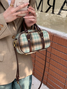 Bolsos Tote Casuales de Cuero Corium para Mujer, Estilo Vintage, Color Sólido, Retro, con Cadenas, Cierre de Cremallera Impermeable - Product Image 3