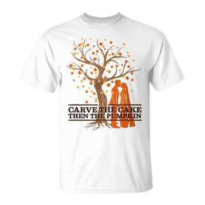 Camiseta Pumpkin Carver con diseño de pastel de bodas, novia y novio, diseño de árbol de otoño, tema de Halloween - Product Image 1