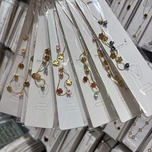 ราคาต่อชิ้นเริ่มต้นเพียง $0.49 ตัวล็อคสร้อยคอไทเทเนียม ต่างหูโลหะผสมสำหรับผู้หญิง สร้อยข้อมือสแตนเลส ขายส่ง - Product Image 1