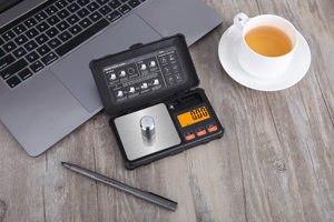 뜨거운 판매 고정밀 50g 0.001g 디지털 계량 포켓 균형 디지털 보석 금 저울 - Product Image 3