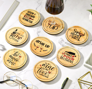 Il bicchiere di vino di bambù divertente personalizzato copre i Toppers in legno per tenere fuori gli insetti per la festa - Product Image 1
