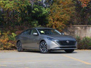 นิสสัน อัลติมา ปี 2026 รุ่น 2.0T อัลตร้า คอมฟอร์ท อิดิชั่น ห้องโดยสาร HarmonyOS เครื่องยนต์เบนซิน <span class=keywords><strong>4</strong></span> ประตู 5 ที่นั่ง รถซีดานขนาดกลาง พร้อมส่งมอบ - Product Image 3