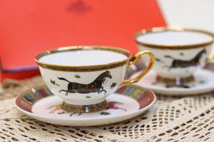 Service à café en céramique nordique de luxe personnalisé, 2 tasses, ensembles de salon, tasses à thé et soucoupes en porcelaine à motif de chevaux - Product Image 4