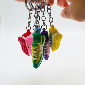 Porte-clés exquis en forme de <span class=keywords><strong>mini</strong></span> baskets 3D, souvenir pour les fans de baskets - Product Image 2