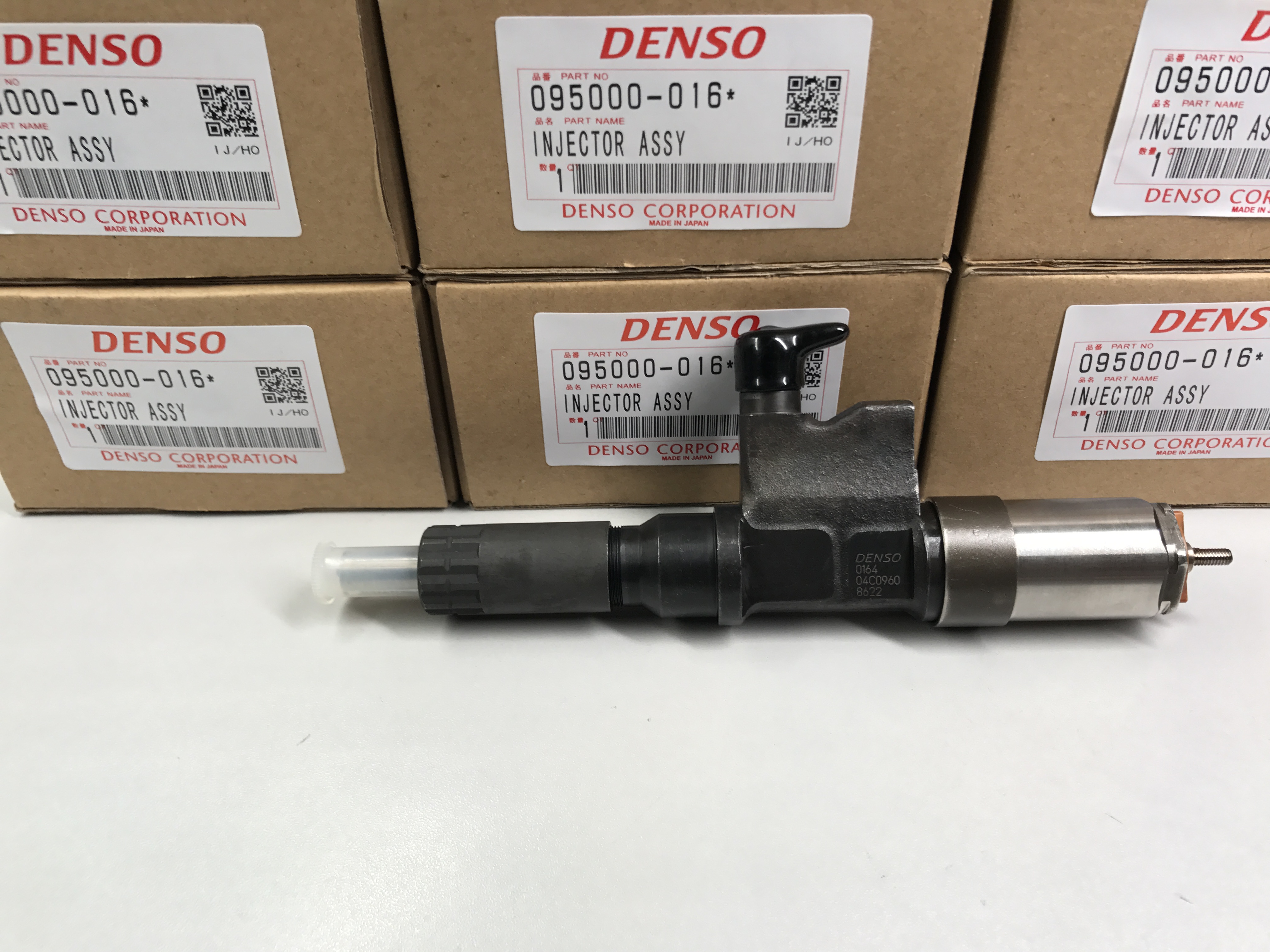 Hot Sale Diesel Common Rail Fuel Injector 095000-0165 Fuel Injection Nozzle 8-94392862-2 For ISUZU 700P