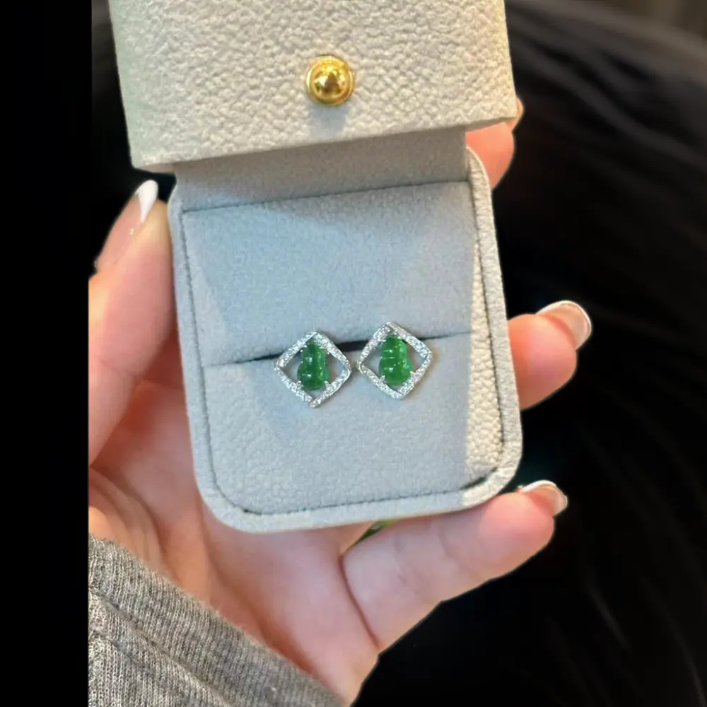 Klassieke Natuurlijke Jade Cargo Kalebas Oorbellen Voor Dames Met 14K Vergulde Witte En Gefokte Diamant Voor Huwelijksverlovingsfeesten