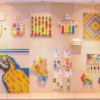Moetry Interactive en Bois Sensory STEM Wall Busy Board Educational Pegboard Activity Wall Play Panel pour Enfants