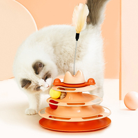 Le nouveau jouet pour chat est un bâton de chatouillement de chat orbital à quatre couches et un jouet interactif de table rotative de tour spatiale