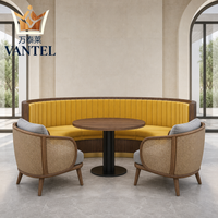 Ensemble de mobilier moderne pour hôtels et restaurants : banquette incurvée sur mesure, tables et chaises de salle à manger pour projets hôteliers