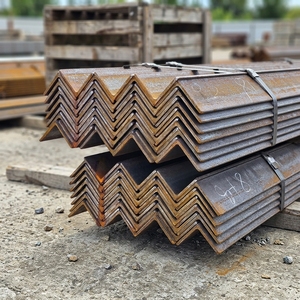 Cornière en acier laminé à chaud de 6 mètres A36 S275JR S355 EN Q345, barre en L en <span class=keywords><strong>fer</strong></span> galvanisé 40x40 70x70 63x63 <span class=keywords><strong>50x50</strong></span>, cornière en acier - Product Image 1