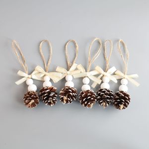 Ornement suspendu en forme de cône de pin en bois de Noël avec perles blanches et ruban, décoration de style rustique pour arbre ou décoration intérieure - Product Image 2