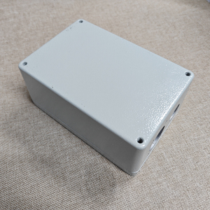 Werkseitige Lieferung Hochwertige wasserdichte Druckguss-Aluminium-Druckknopf box IP65 mit Kabel verschraubung Metall-Anschluss dose - Product Image 2