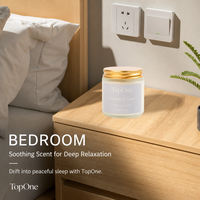 Bougie parfumée en cire de soja naturelle dans un bocal en verre givré avec couvercle doré, aromathérapie longue durée pour la relaxation à la maison ou au bureau