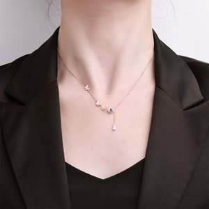 Collier en argent sterling S925 avec pendentif papillon en moissanite - Product Image 2