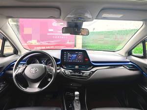 <span class=keywords><strong>Toyota</strong></span> <span class=keywords><strong>C</strong></span>-<span class=keywords><strong>HR</strong></span> 2021 2WD Premium Voiture d'occasion  L2 Assist  SUV à régulateur de vitesse adaptatif pour des trajets quotidiens en toute sécurité - Product Image 4