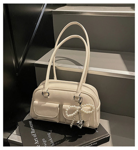 Borsa a Spalla da Donna di Alta Qualità in Morbida Pelle PU, Piccola Borsa da Viaggio Sottobraccio di Lusso per Ragazza dai Colori Caramella - Product Image 4