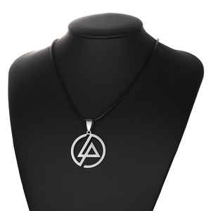Collana con Ciondolo Logo <span class=keywords><strong>Linkin</strong></span> Park in Stile Europeo, Geometrico e Traforato, Catena in Acciaio Inossidabile, Gioielli Moda Donna all'Ingrosso - Product Image 4