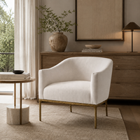 Fauteuil barillet de luxe en tissu blanc, chaise longue d'appoint moderne et courbée avec structure dorée martelée pour salon ou coiffeuse