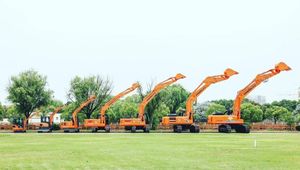 Excavatrice sur chenilles LONKING CDM6225S G4 22,4 tonnes à haut rendement avec moteur Cummins, garantie 1 an, PLC et boîte de vitesses - Product Image 4