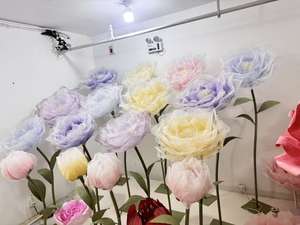 Fleurs artificielles géantes personnalisées pour la décoration de vitrines de centres commerciaux, les mariages, la décoration de la maison, les événements festifs, les décorations de fêtes - Product Image 1