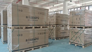 แผงโซลาร์เซลล์ 600W PV Module Nigeria Stock Solar Panels RSM600M-144BDG 600W - Product Image 2
