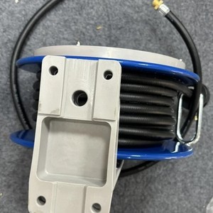 Carrete de Manguera para Transferencia de Fluidos Industriales Braunwarth BT3089-WFL, Manguera de Hierro y Goma con Conexión de Latón - Product Image 4