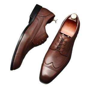 Chaussures Homme Vintage en Cuir Véritable DSYX XY0208-23, Respirantes et Légères, en Cuir de Vachette Sculpté, Style Commercial, Vente en Gros - Product Image 1