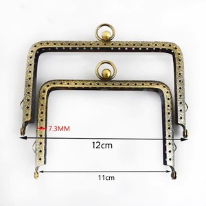 Meetee BS213 11cm DIY Handmade Sewing Bag Accessoires Embossed Alloy Square Bag Handles Wallet Purse Frame with Kiss Clasp - Product Image 2