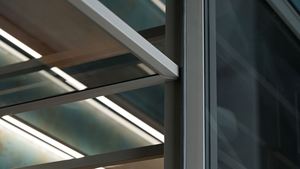Producto de moda, vitrina de cristal, almacenamiento, luz Led, estantes de aluminio <span class=keywords><strong>con</strong></span> cajones <span class=keywords><strong>para</strong></span> supermercado, centro comercial, Oficina - Product Image 3