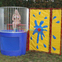 Réservoir de dunk gonflable extérieur de qualité commerciale jeux de carnaval d'arrière-cour machine à tremper réservoir de dunk d'eau à vendre