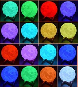 Lampada <span class=keywords><strong>Luna</strong></span> 3D in Legno Moderna con Supporto da Scrivania, Decorazione Natalizia, Magnetica, Ricaricabile, D10cm, LED, Effetto <span class=keywords><strong>Cielo</strong></span> Stellato Notturno - Product Image 5