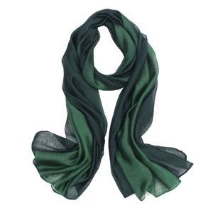 Bufanda de Seda para Mujer, Nueva Colección Otoño Invierno, Chal Versátil de Seda de Morera con Degradado de Color Cálido y Patrón con Logotipo - Product Image 4