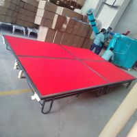 Scène de chorale pliable en alliage d'aluminium avec installation rapide et capacité de charge de 750 kg pour les concerts d'église