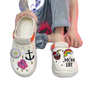 2023 vente en gros concepteur Pvc caoutchouc chaussure breloques dessin animé sabot breloques chaussures accessoires femmes chaussure décoration - Product Image 1