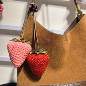 Porte-clés 3D fraise mignon pour téléphone portable, pendentif de sac à main tendance pour femme - Product Image 2