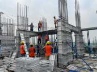 Panneau de coffrage en aluminium réutilisable haute intensité de 4 mm d'épaisseur pour la construction de murs modulaires, villas, immeubles de grande hauteur