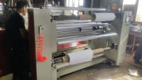 WFQ-1800D non-tissé Paresseux nappe perforation de coupe et de refendage enrouleur machine
