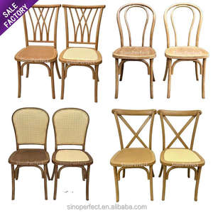 Chaise de salle à manger en résine française ronde à dossier Louis, en plastique brun, bois, résine, pour hôtel, restaurant, parc, fête, événement, luxe, mariage - Product Image 4