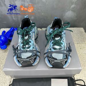 Zapatillas Deportivas Unisex de Malla Gruesa Azul Claro y Gris con Detalle de Cordones Múltiples para Streetwear - Product Image 1