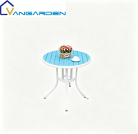 Ensemble de table et chaises de salle à manger d'extérieur en plastique et bois, style minimaliste moderne, empilable, résistant à l'eau, cadre en aluminium résistant à la rouille, hôtel, jardin